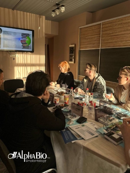 21 февраля в Санкт-Петербурге в дилерском учебном центре на базе SDS Clinic состоялся базовый курс по хирургии для докторов. Участники получили фундаментальные знания и ценные практические навыки, необходимые для работы с имплантационной системой. Медторг